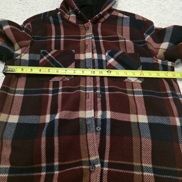 Realtree Maroon and Navy Plaid Jacket - Picture 5 of 8